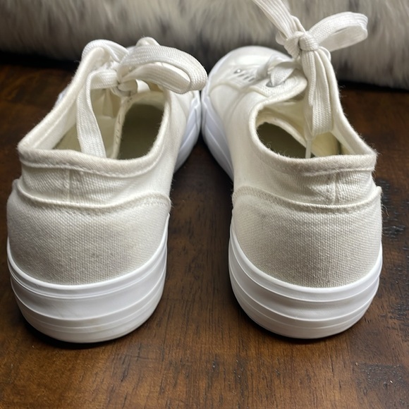 Women's White Tennis Shoes Sneakers Casual Walking Shoe - Picture 10 of 12